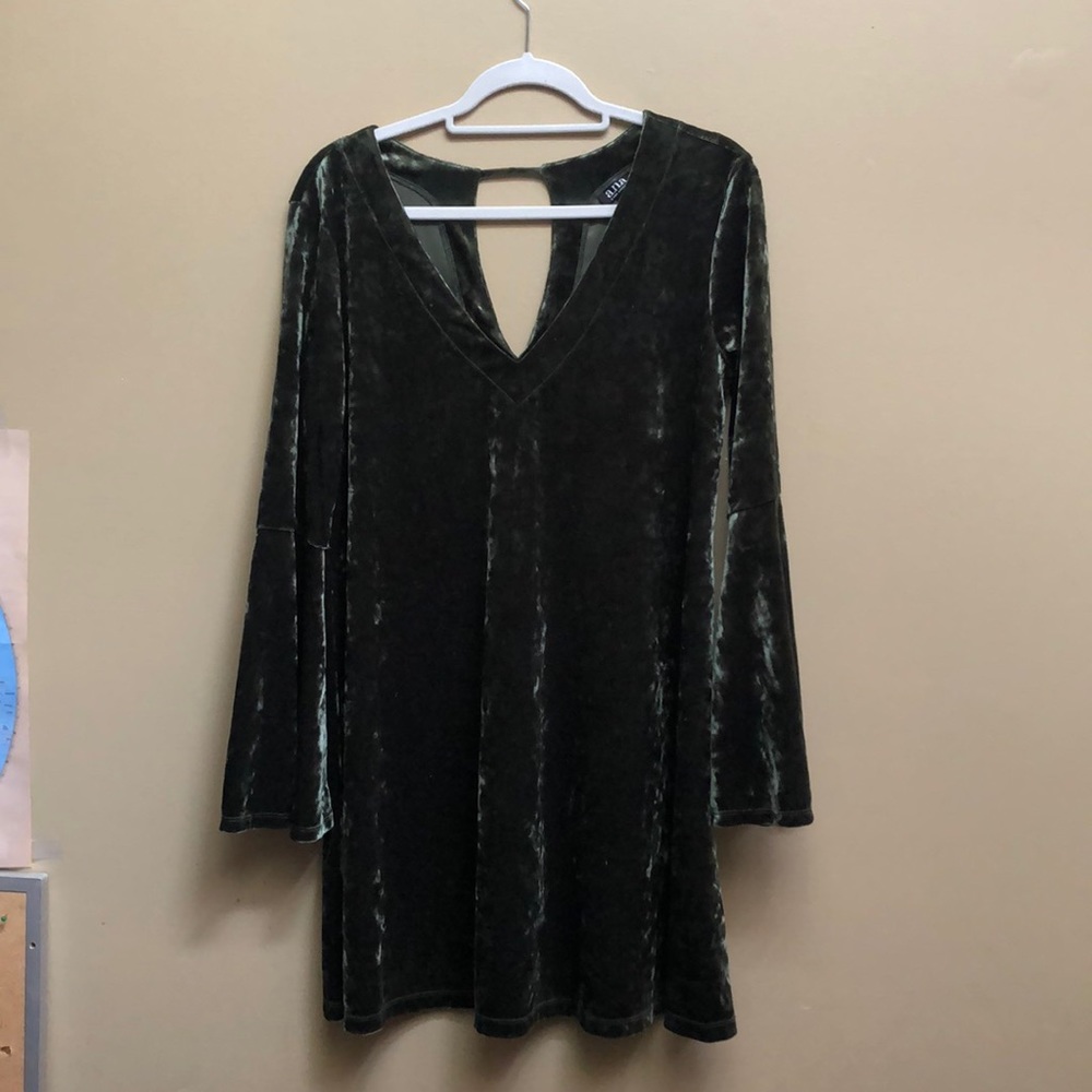 Flare sleeved forest green minidress, velveteen.